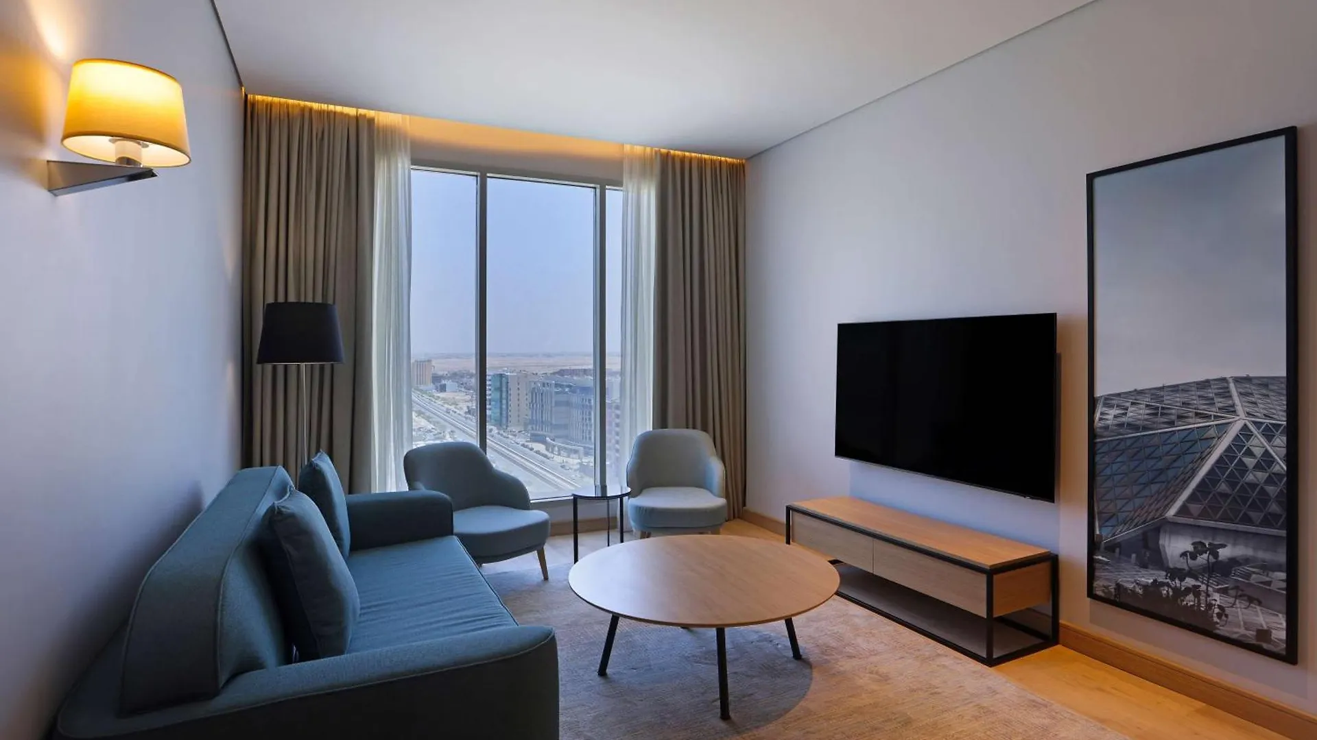 Radisson Hotel & Residence Riyadh Olaya 4*,